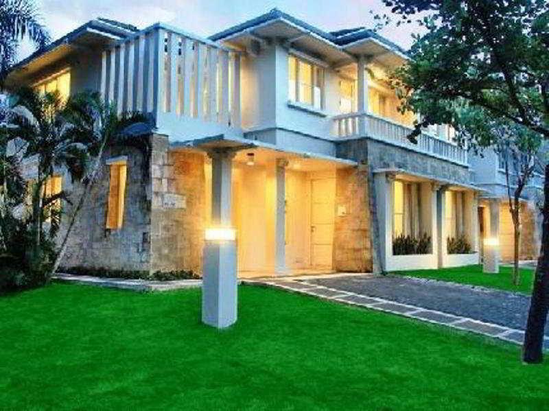 Ciputra Golf, Club & Hotel สุราบายา ภายนอก รูปภาพ
