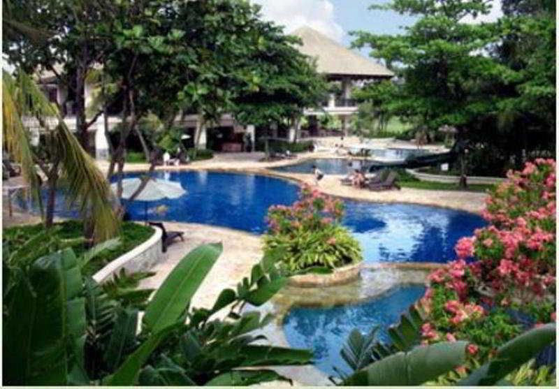 Ciputra Golf, Club & Hotel สุราบายา ภายนอก รูปภาพ