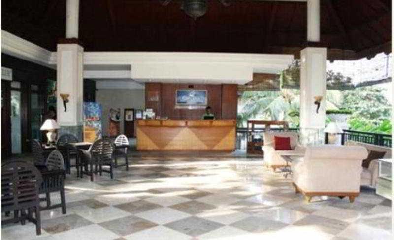 Ciputra Golf, Club & Hotel สุราบายา ภายใน รูปภาพ