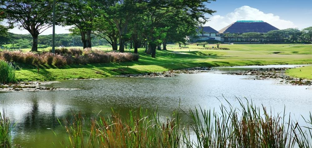 Ciputra Golf, Club & Hotel สุราบายา ภายนอก รูปภาพ