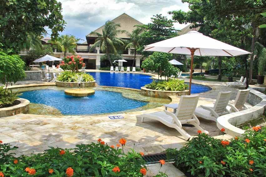 Ciputra Golf, Club & Hotel สุราบายา ภายนอก รูปภาพ