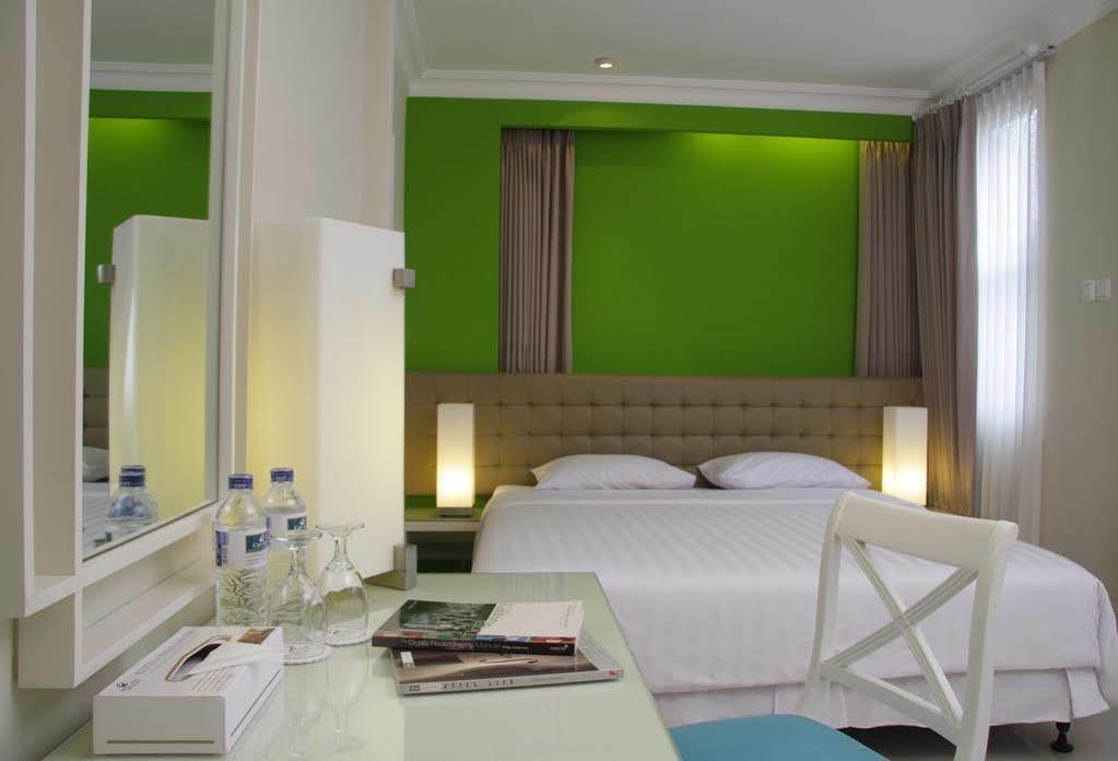 Ciputra Golf, Club & Hotel สุราบายา ภายนอก รูปภาพ