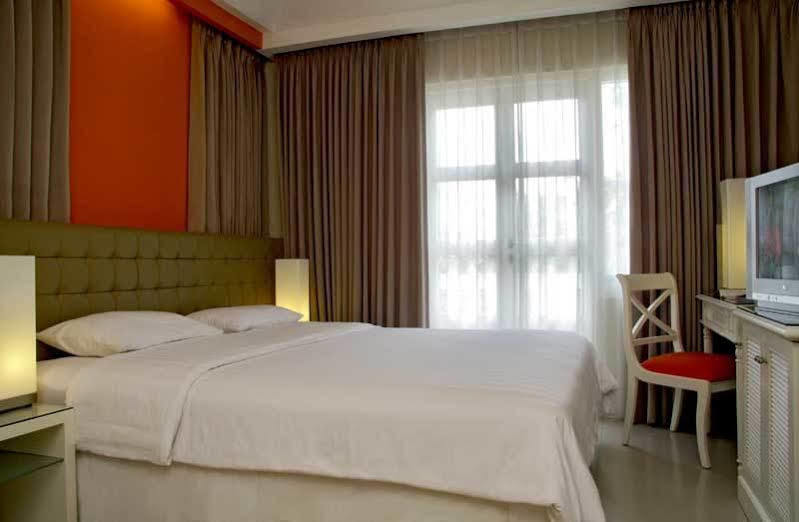 Ciputra Golf, Club & Hotel สุราบายา ภายนอก รูปภาพ