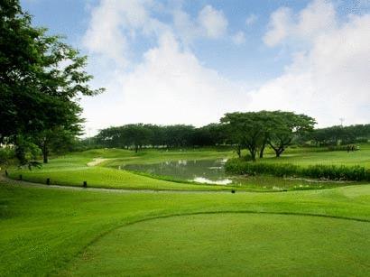 Ciputra Golf, Club & Hotel สุราบายา ภายนอก รูปภาพ